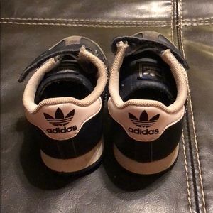 Adidas youth shoes size 6